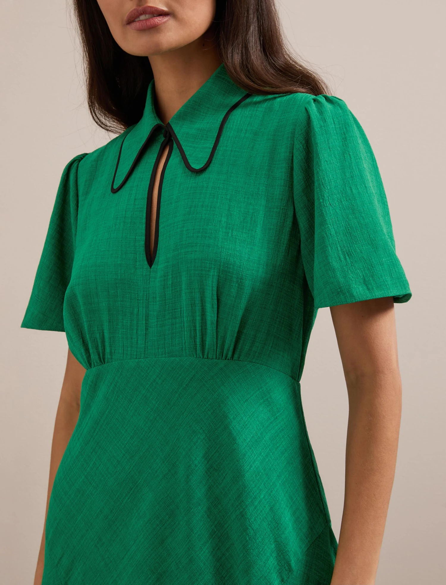 Reya Techni Voile Midi Dress - Emerald Green 4 Reya Techni Voile Midi Dress - Emerald Green - Image 2